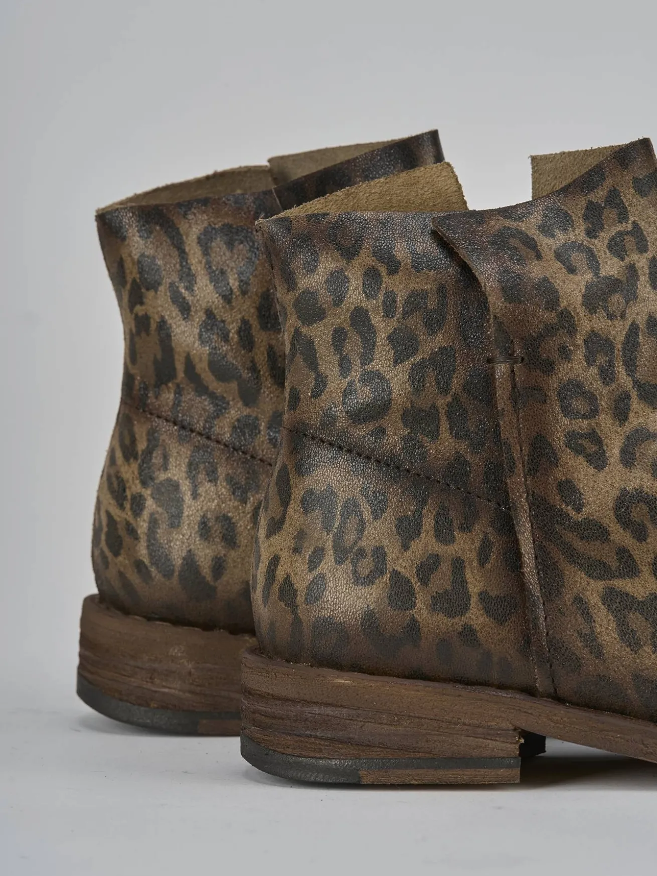 Stivaletti tacco 2cm camoscio multicolor