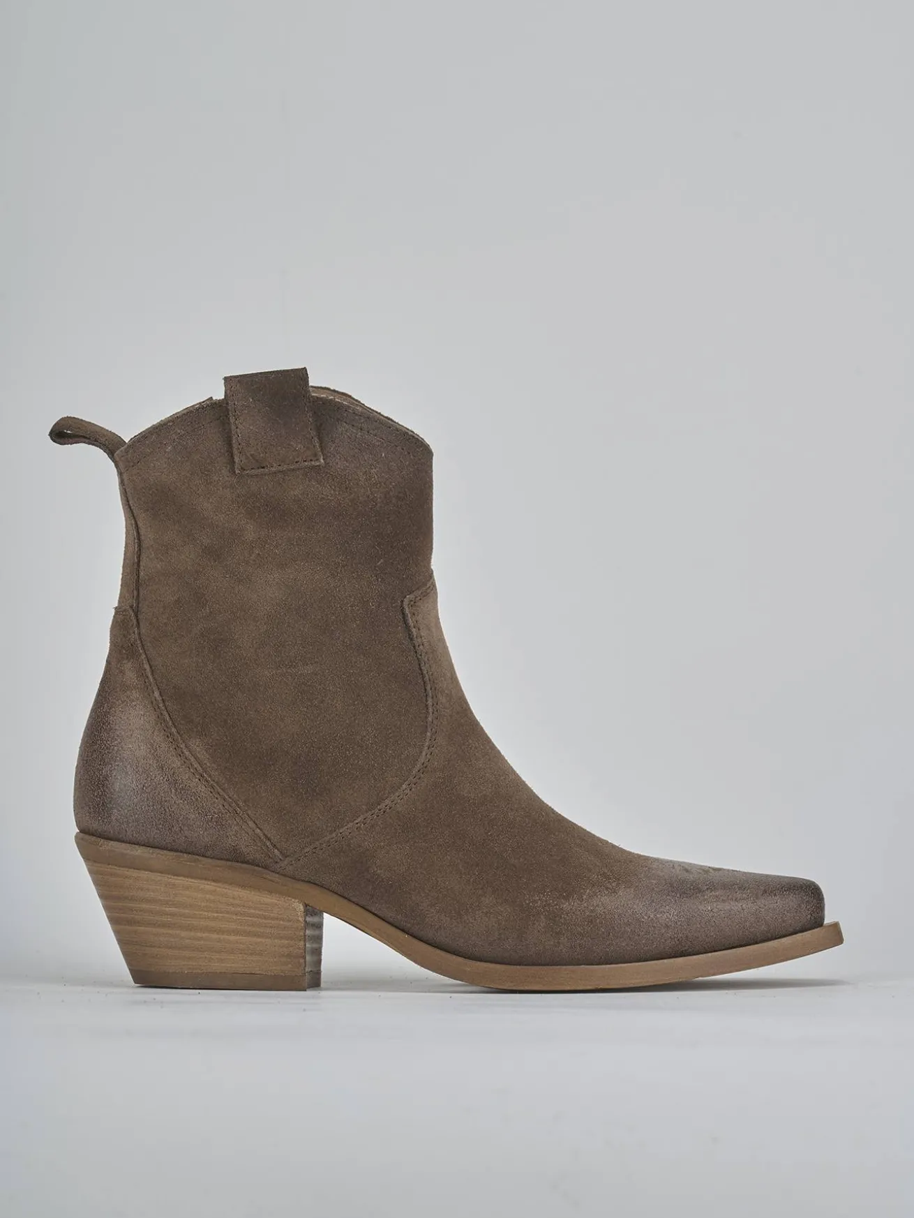 Stivaletti tacco 5cm camoscio beige