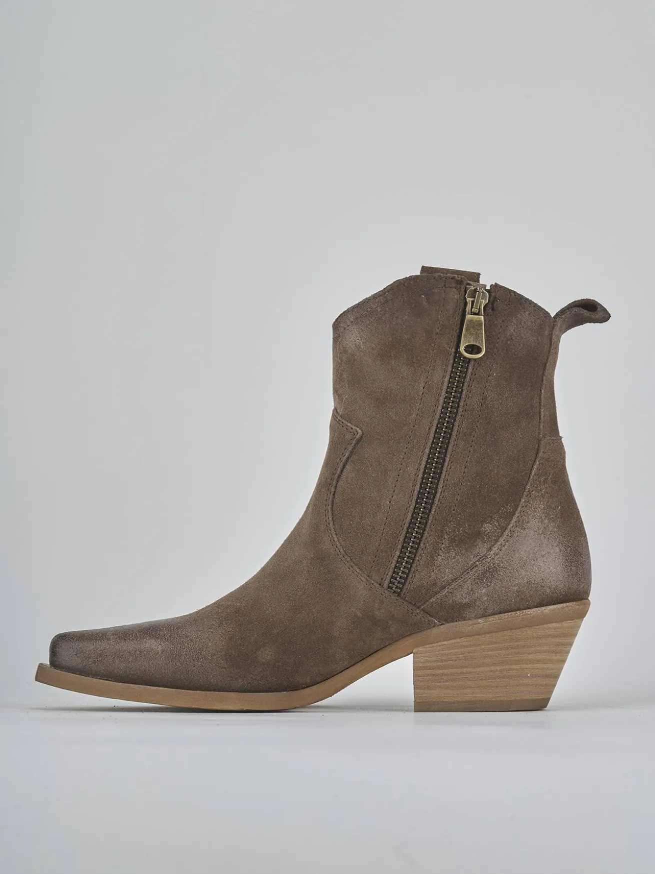 Stivaletti tacco 5cm camoscio beige