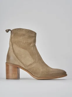 Stivaletti tacco 6cm camoscio beige