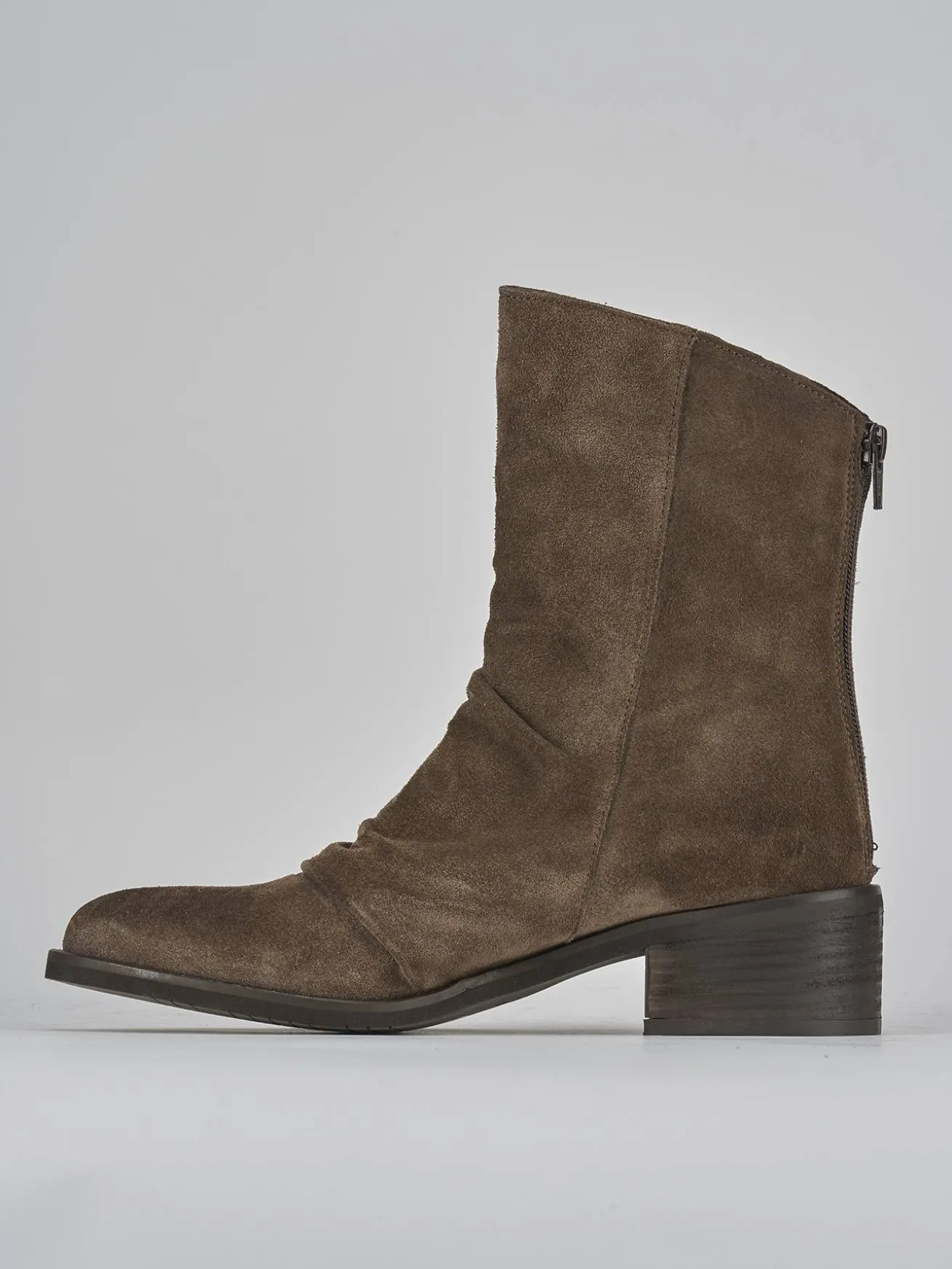 Stivaletti tacco 5cm camoscio beige