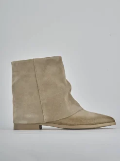 Stivaletti tacco 1cm camoscio beige