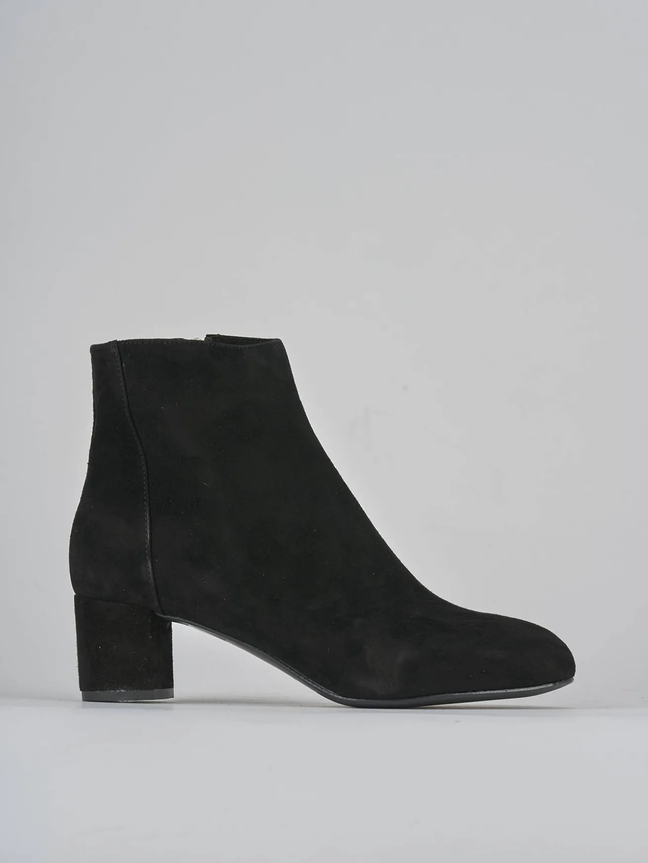 Stivaletti tacco 6cm camoscio nero