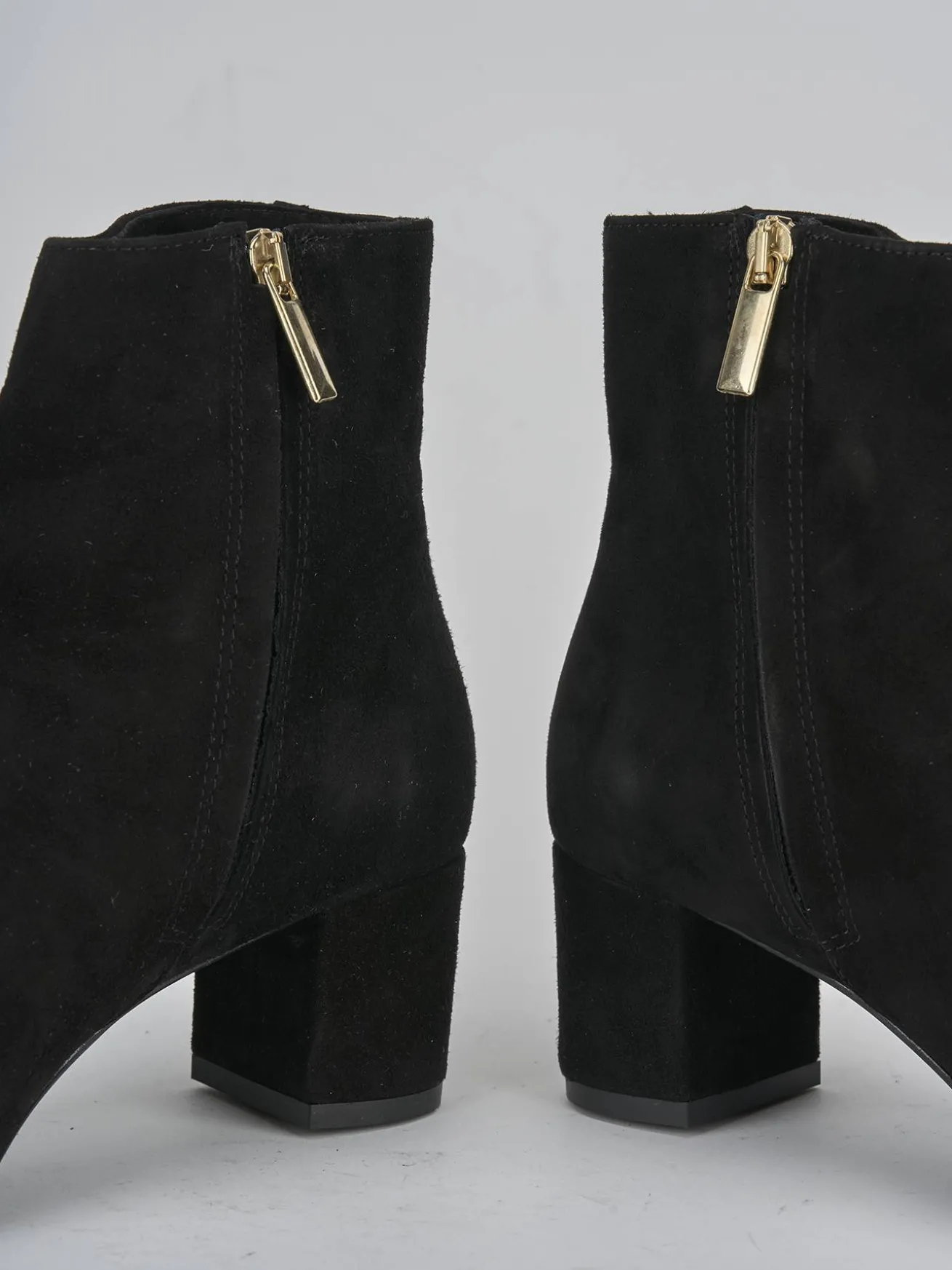 Stivaletti tacco 6cm camoscio nero