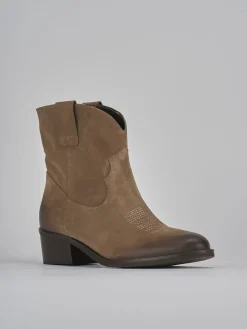 Stivaletti tacco 3cm camoscio beige