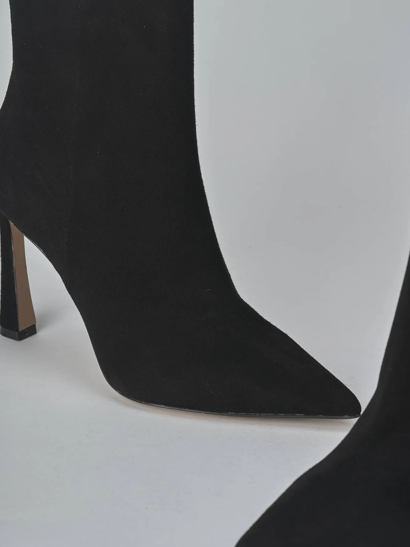 Stivaletti tacco 9cm camoscio nero