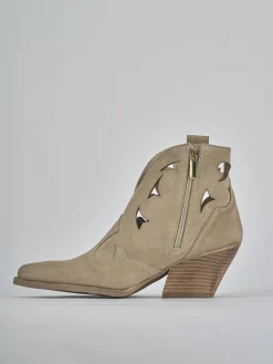 Stivaletti tacco 6cm camoscio beige