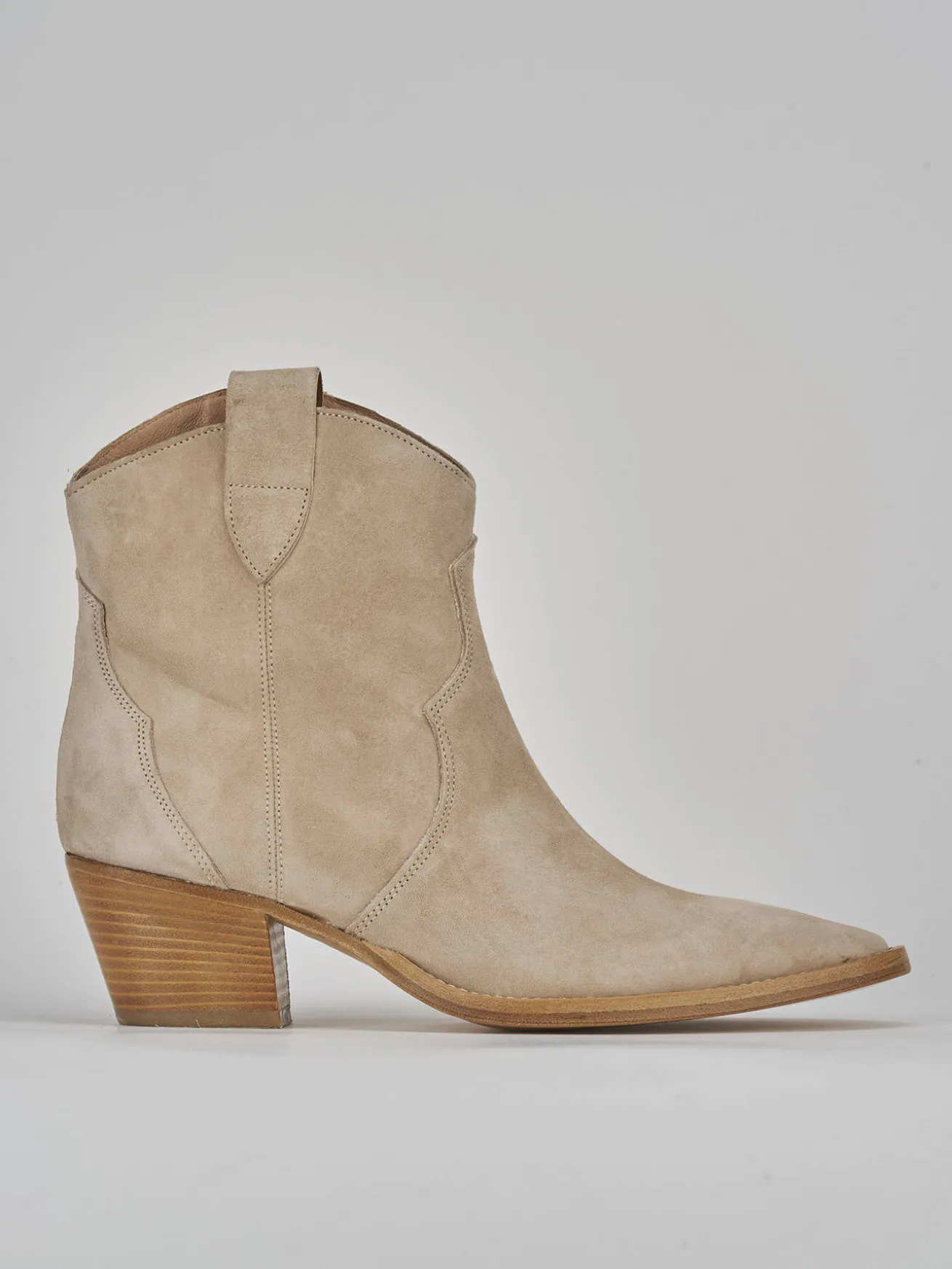 Stivaletti tacco 5cm camoscio beige