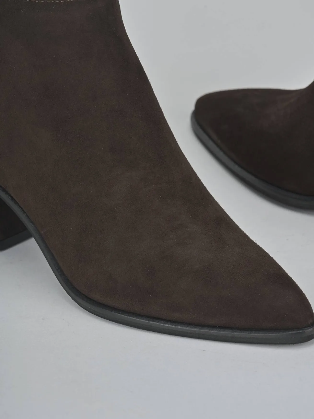 Stivaletti tacco 6cm camoscio testa