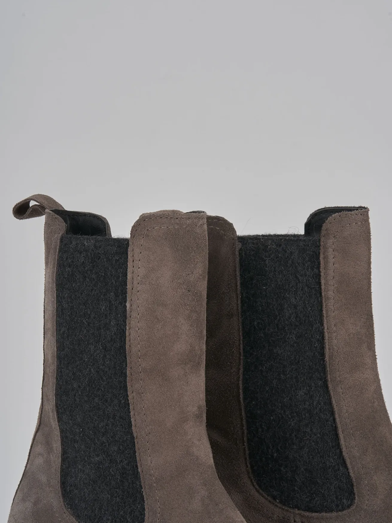 Stivaletti tacco 4cm camoscio grigio