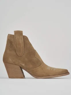Stivaletti tacco 7cm camoscio beige