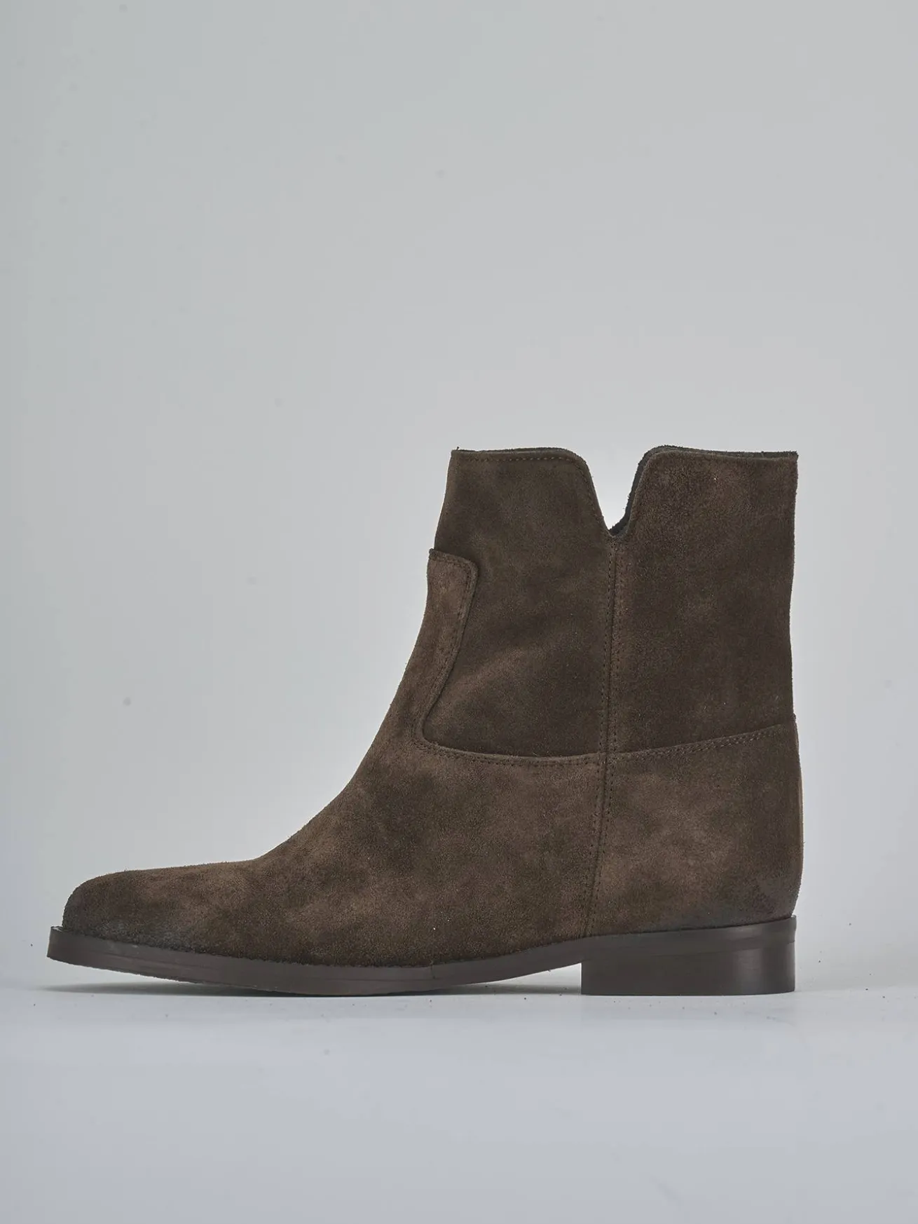 Stivaletti tacco 2cm camoscio testa