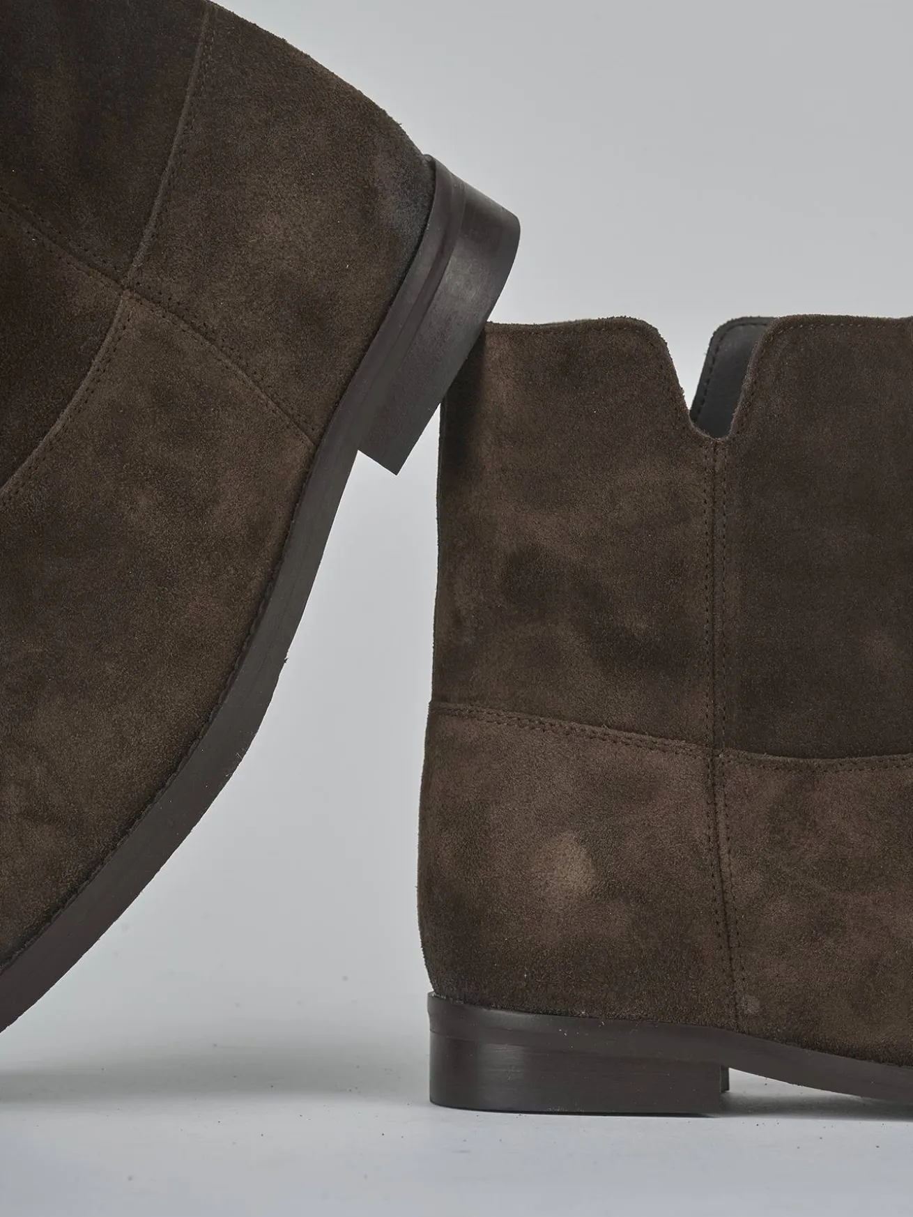 Stivaletti tacco 2cm camoscio testa