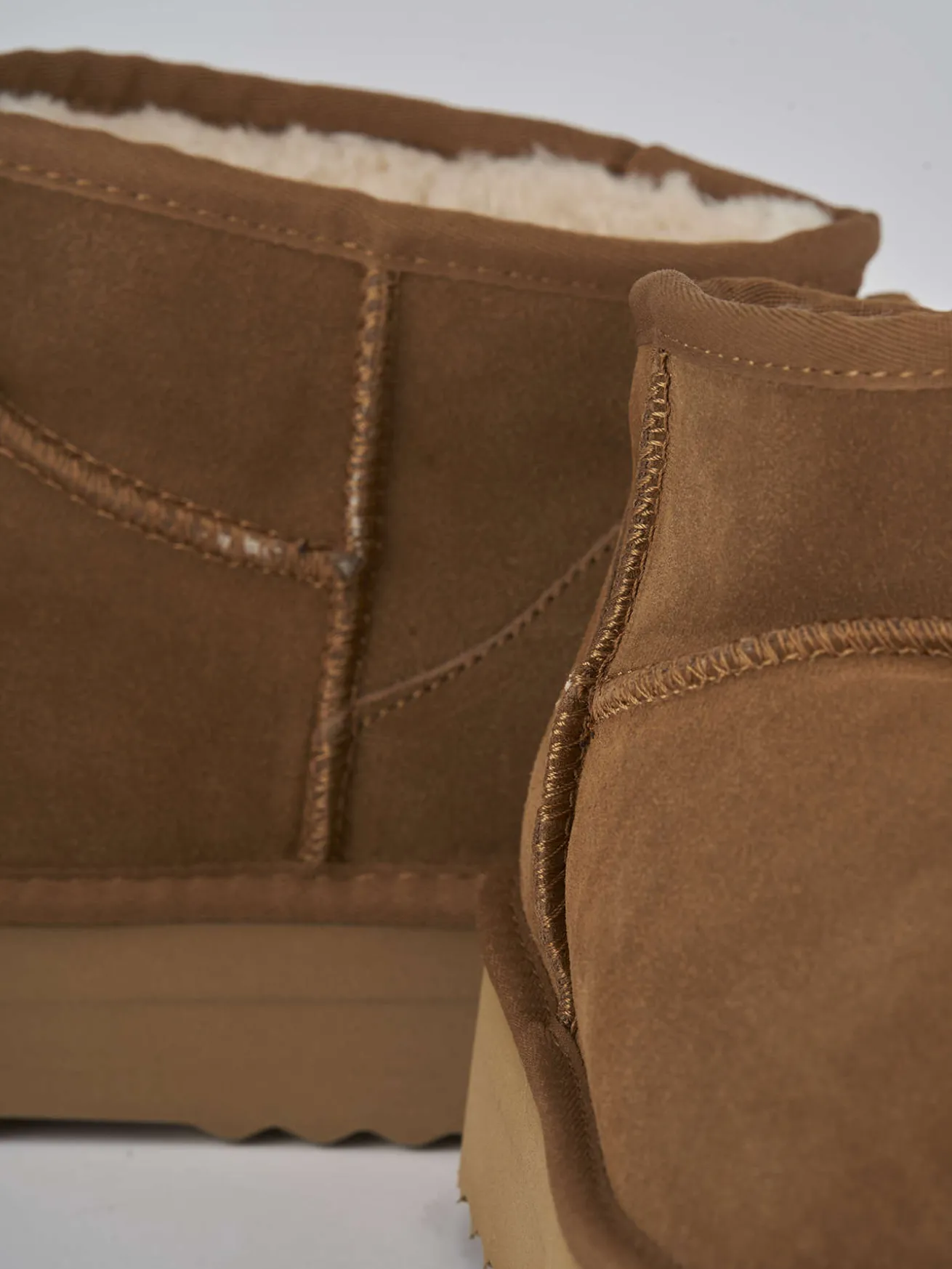 Stivaletti tacco 2cm camoscio marrone