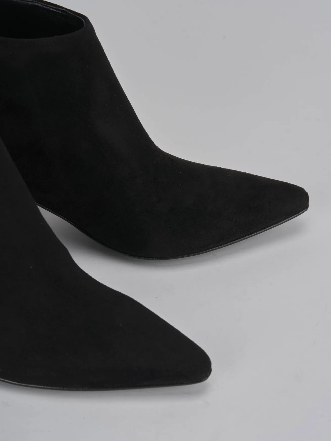 Stivaletti tacco 7cm camoscio nero