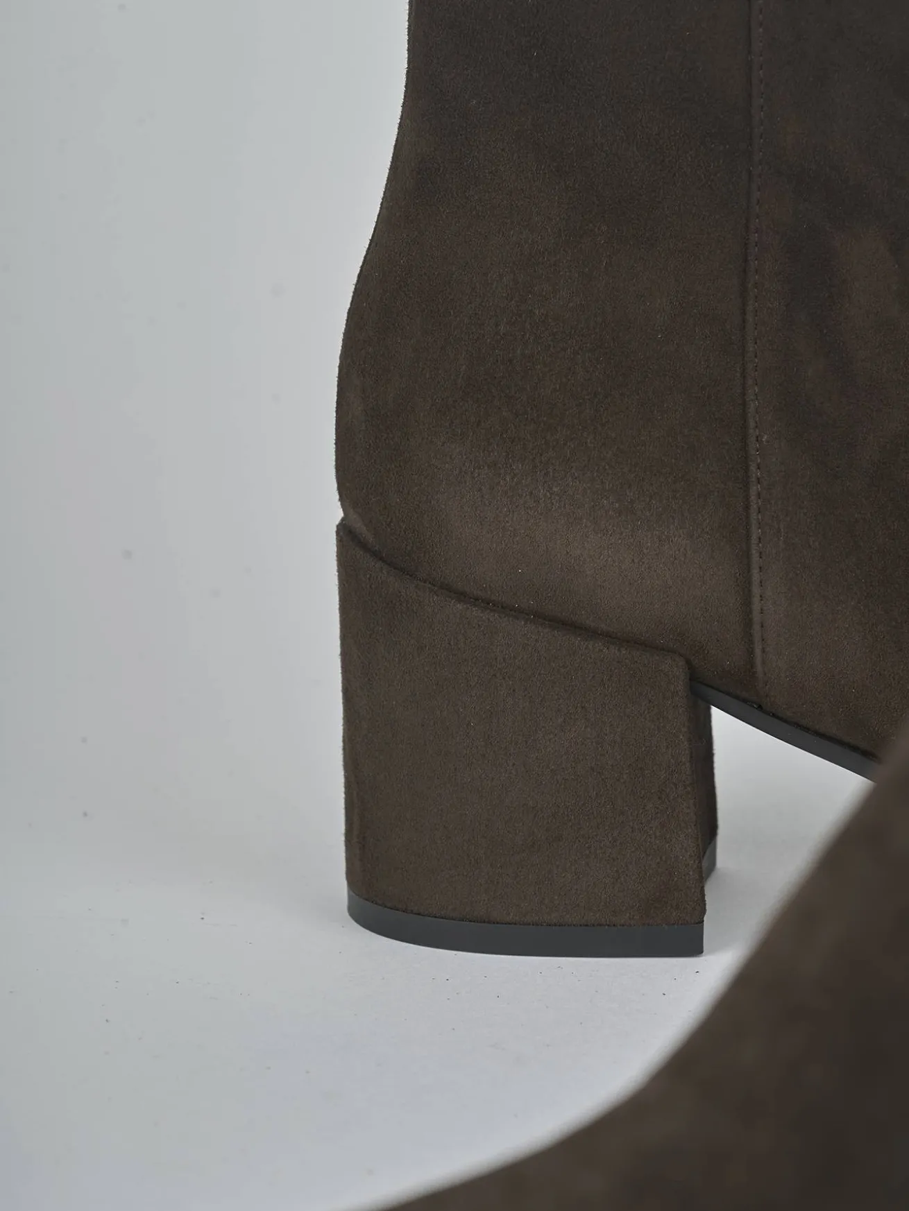 Stivaletti tacco 5cm camoscio testa