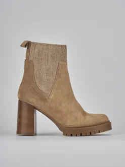 Stivaletti tacco 9cm camoscio beige