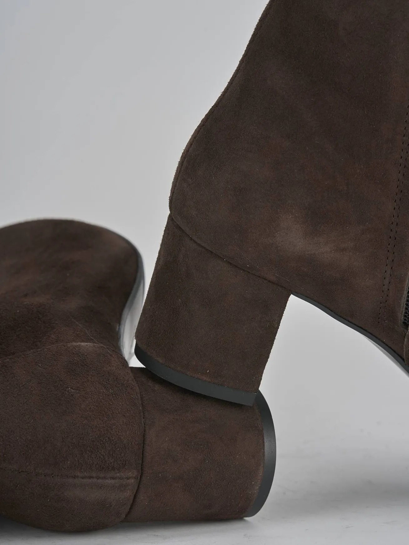 Stivaletti tacco 6cm camoscio testa