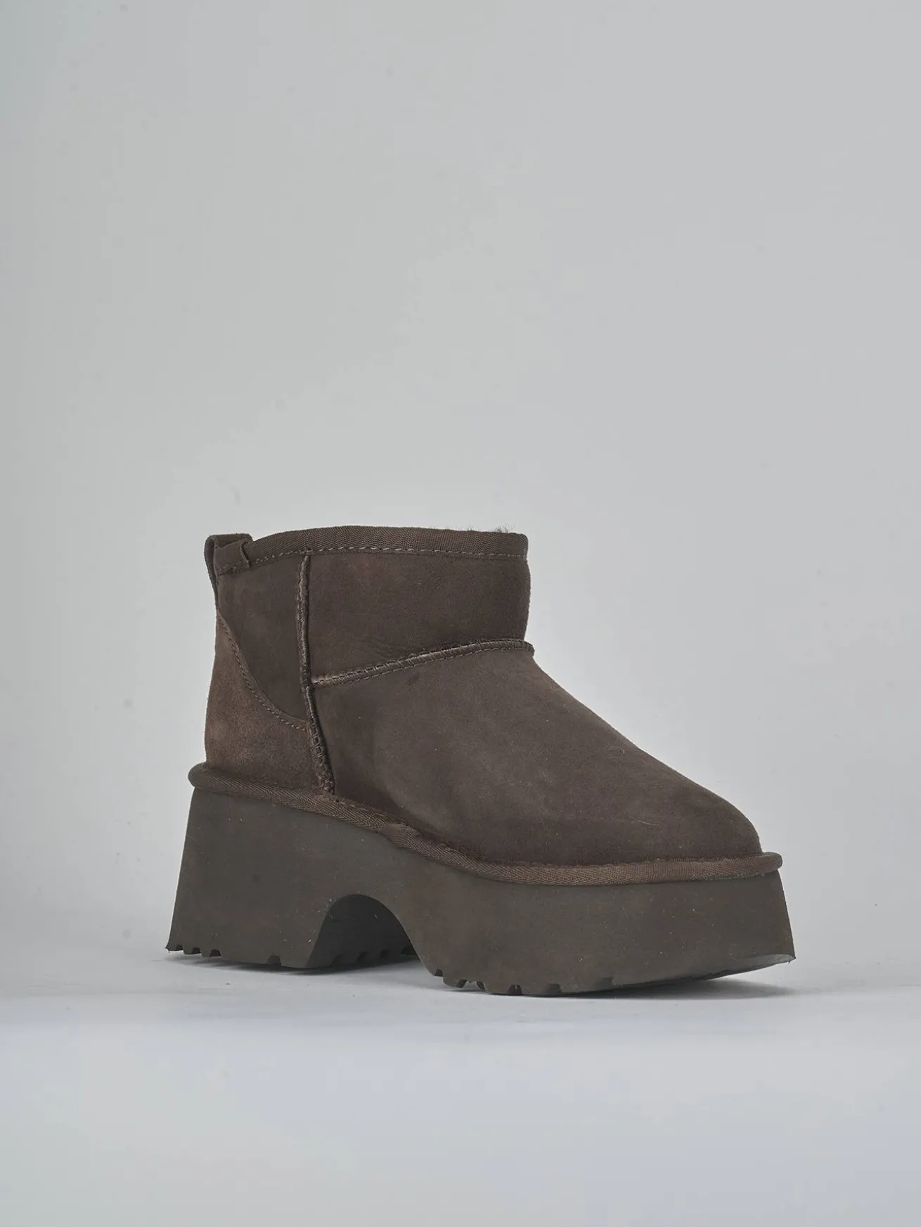 Stivaletti tacco 3cm camoscio testa