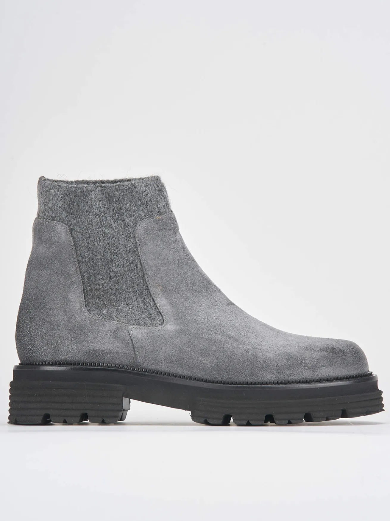 Stivaletti tacco 2cm camoscio grigio