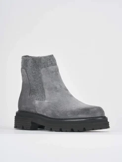 Stivaletti tacco 2cm camoscio grigio