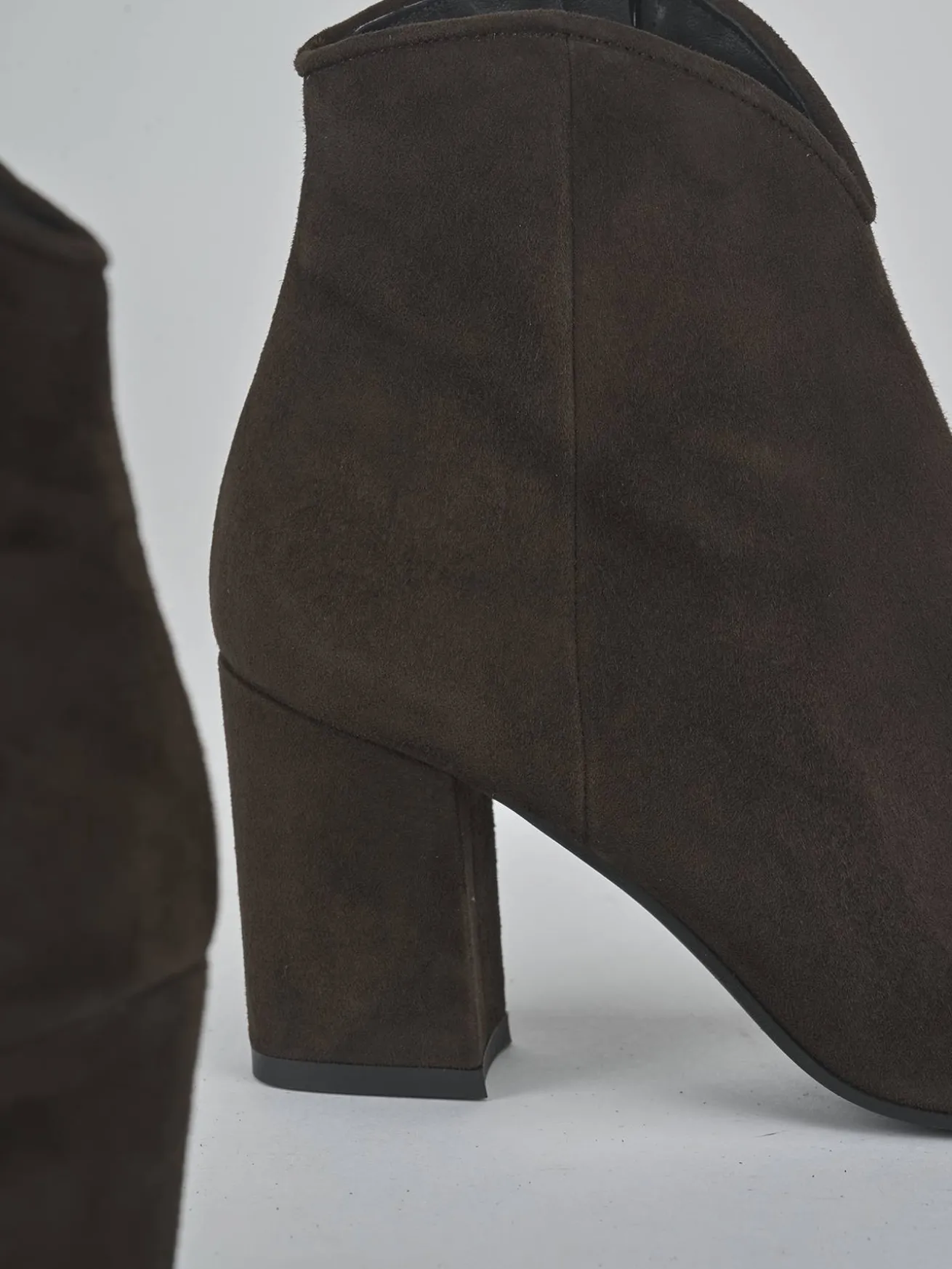 Stivaletti tacco 7cm camoscio testa