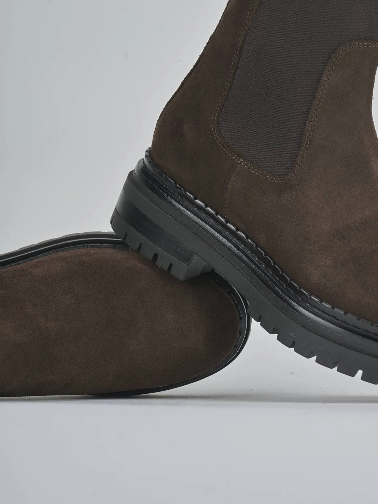 Stivaletti tacco 2cm camoscio testa