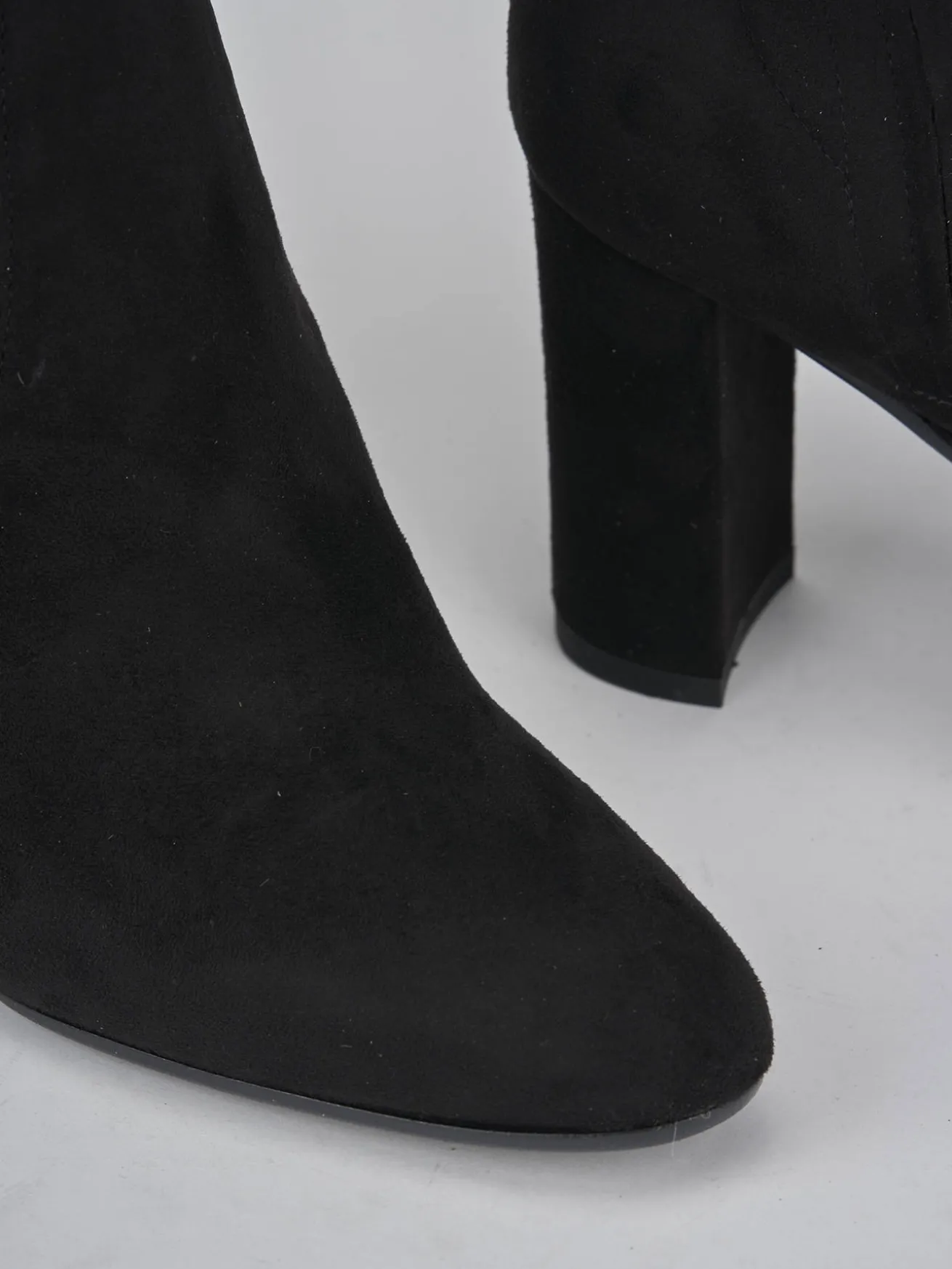 Stivaletti tacco 9cm camoscio nero