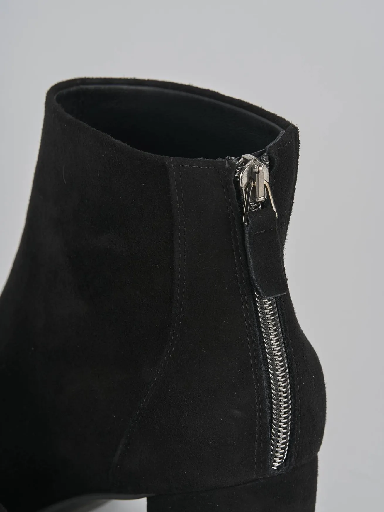 Stivaletti tacco 5cm camoscio nero