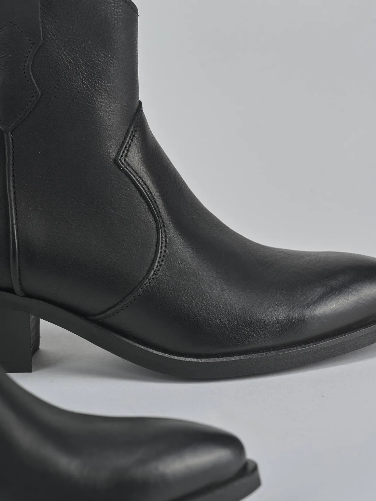 Stivaletti tacco 4cm pelle nero