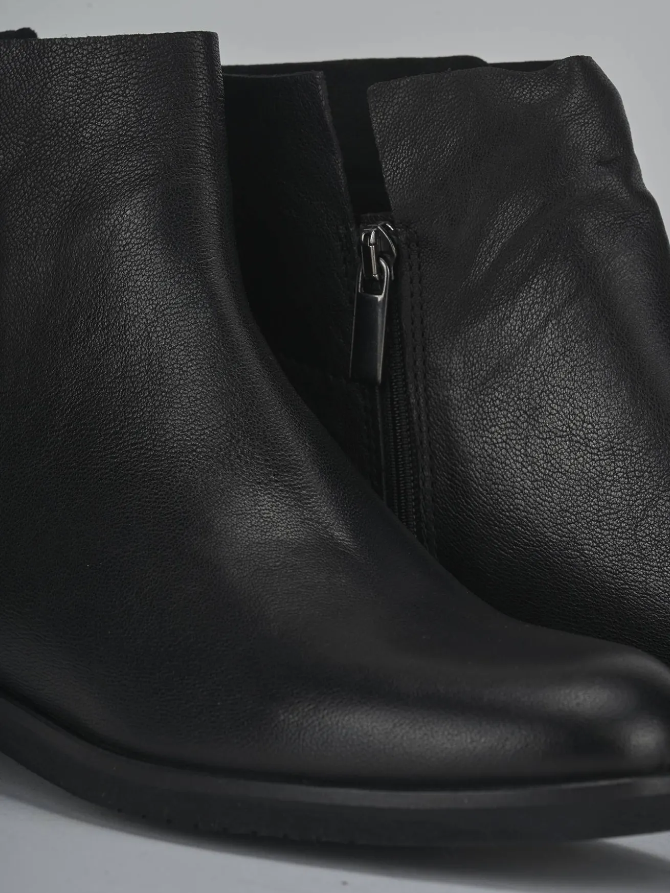 Stivaletti tacco 2cm pelle nero