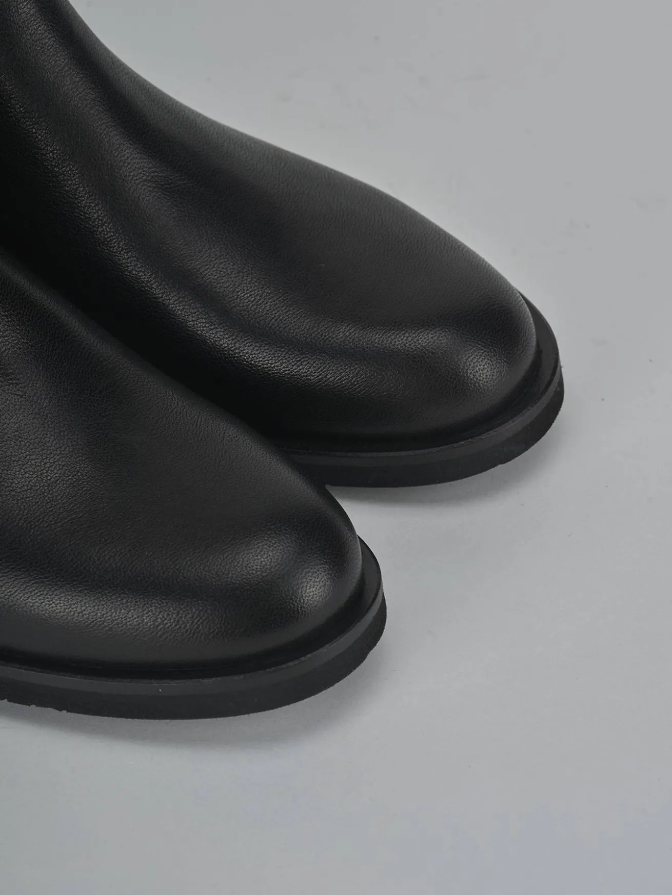 Stivaletti tacco 2cm pelle nero