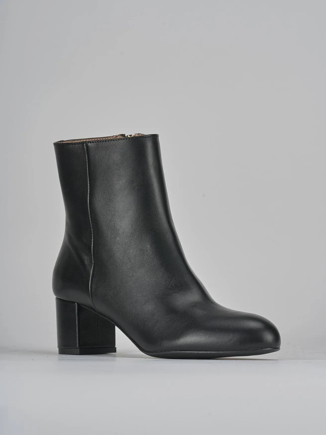 Stivaletti tacco 6cm pelle nero