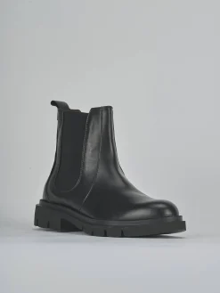 Stivaletti tacco 2cm pelle nero