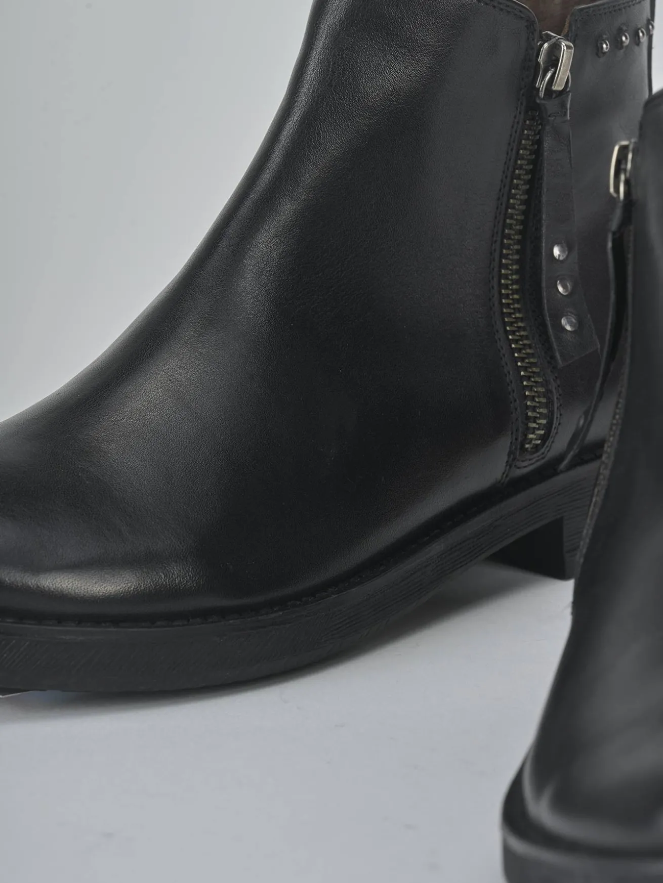 Stivaletti tacco 1cm pelle nero