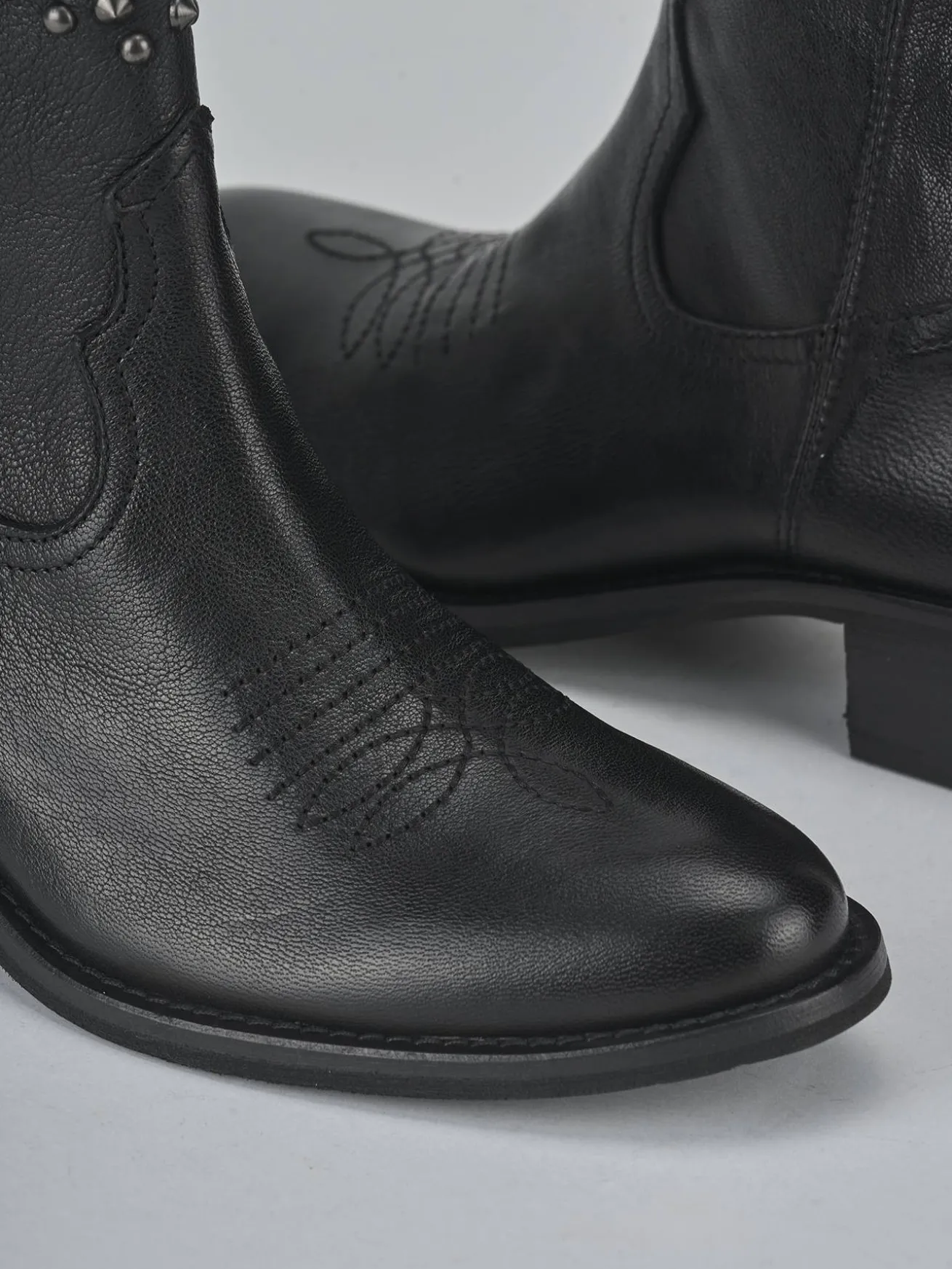 Stivaletti tacco 3cm pelle nero