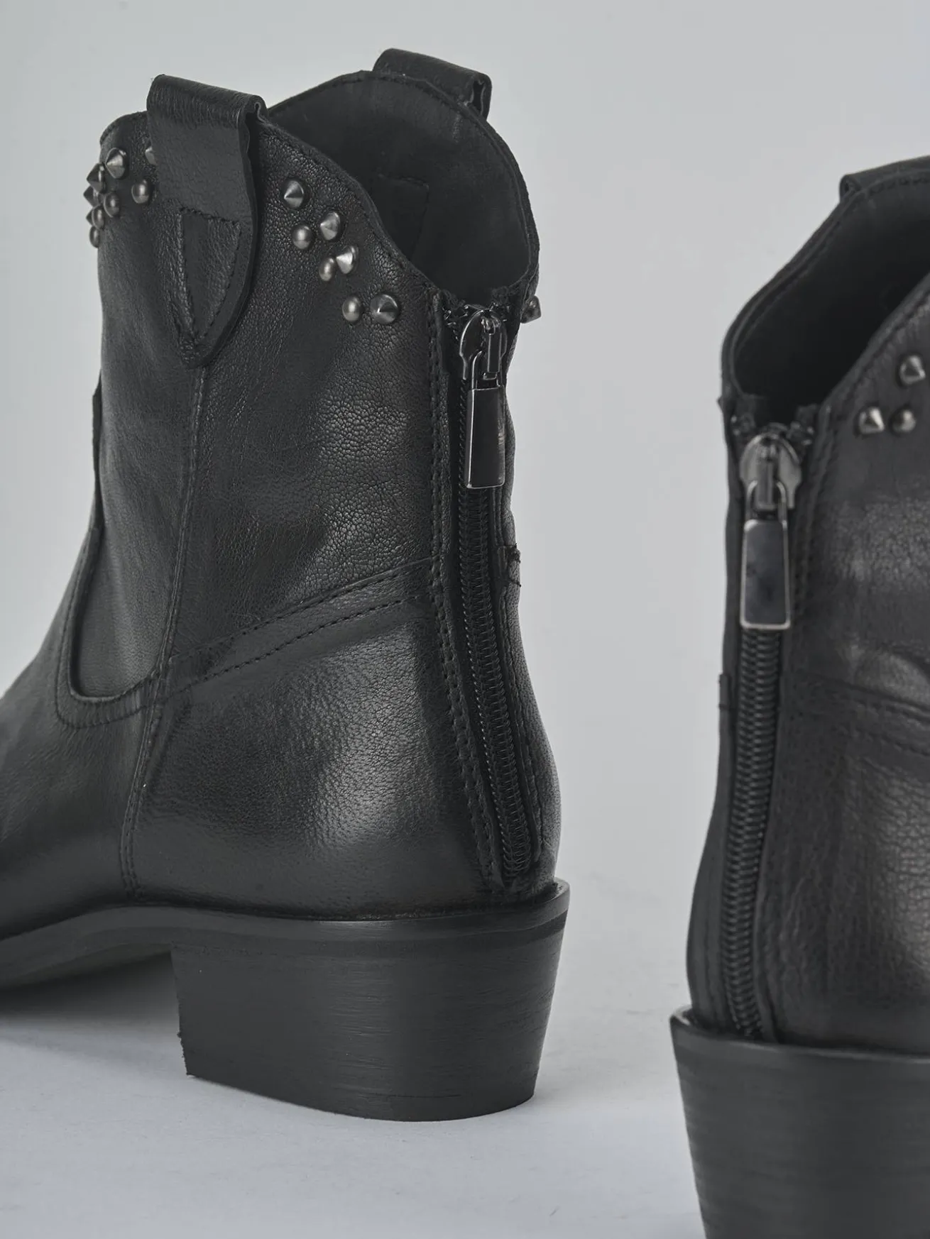 Stivaletti tacco 3cm pelle nero