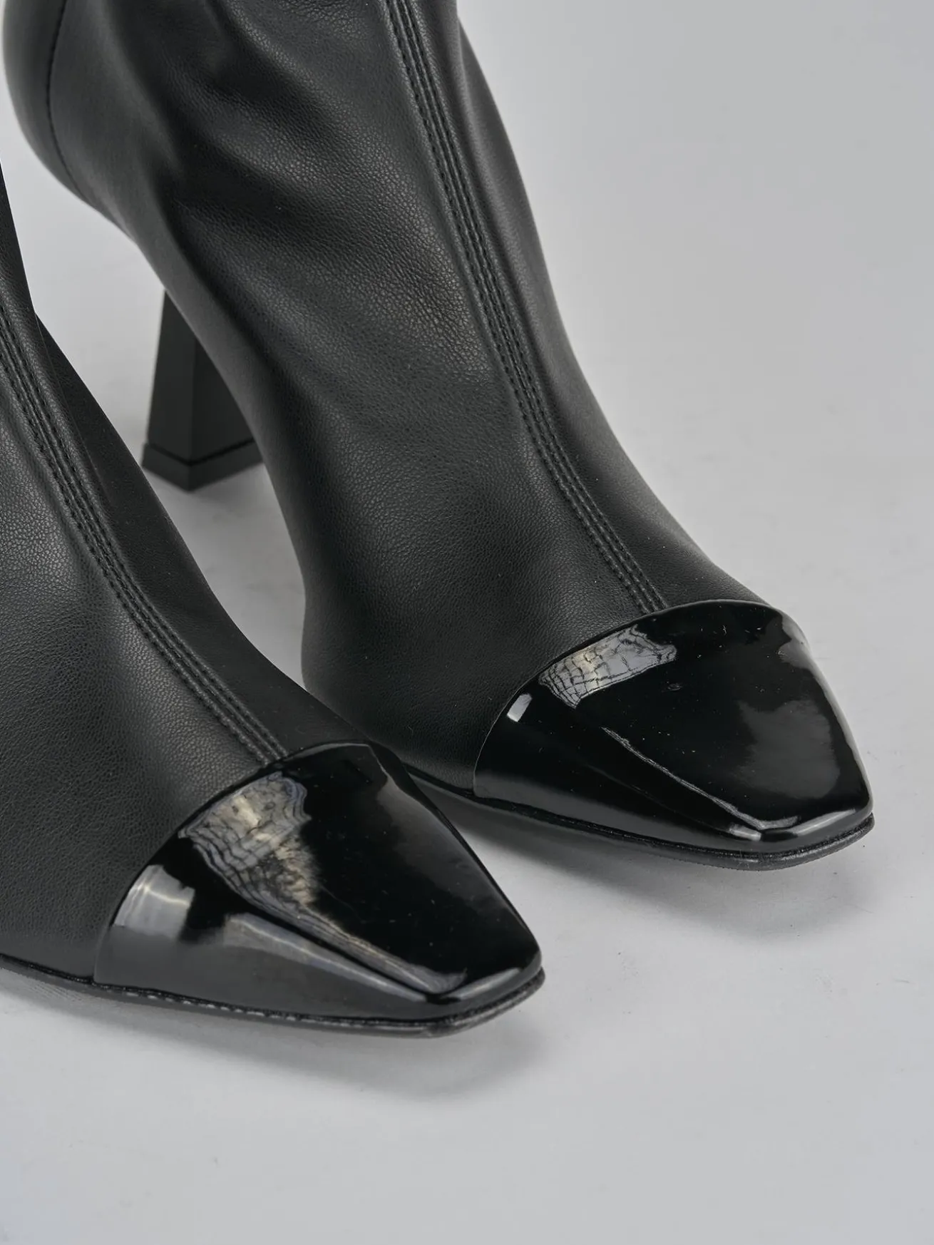 Stivaletti tacco 8cm pelle nero