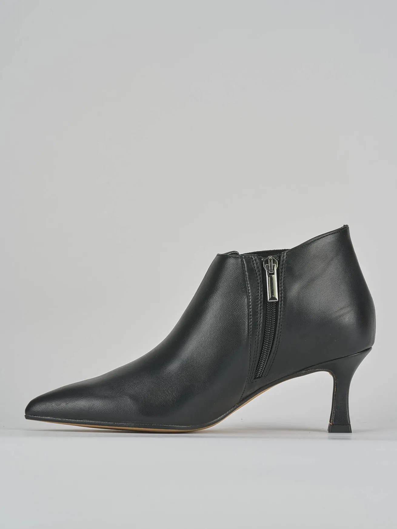 Stivaletti tacco 5cm pelle nero