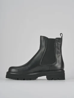 Stivaletti tacco 2cm pelle nero