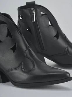 Stivaletti tacco 6cm pelle nero