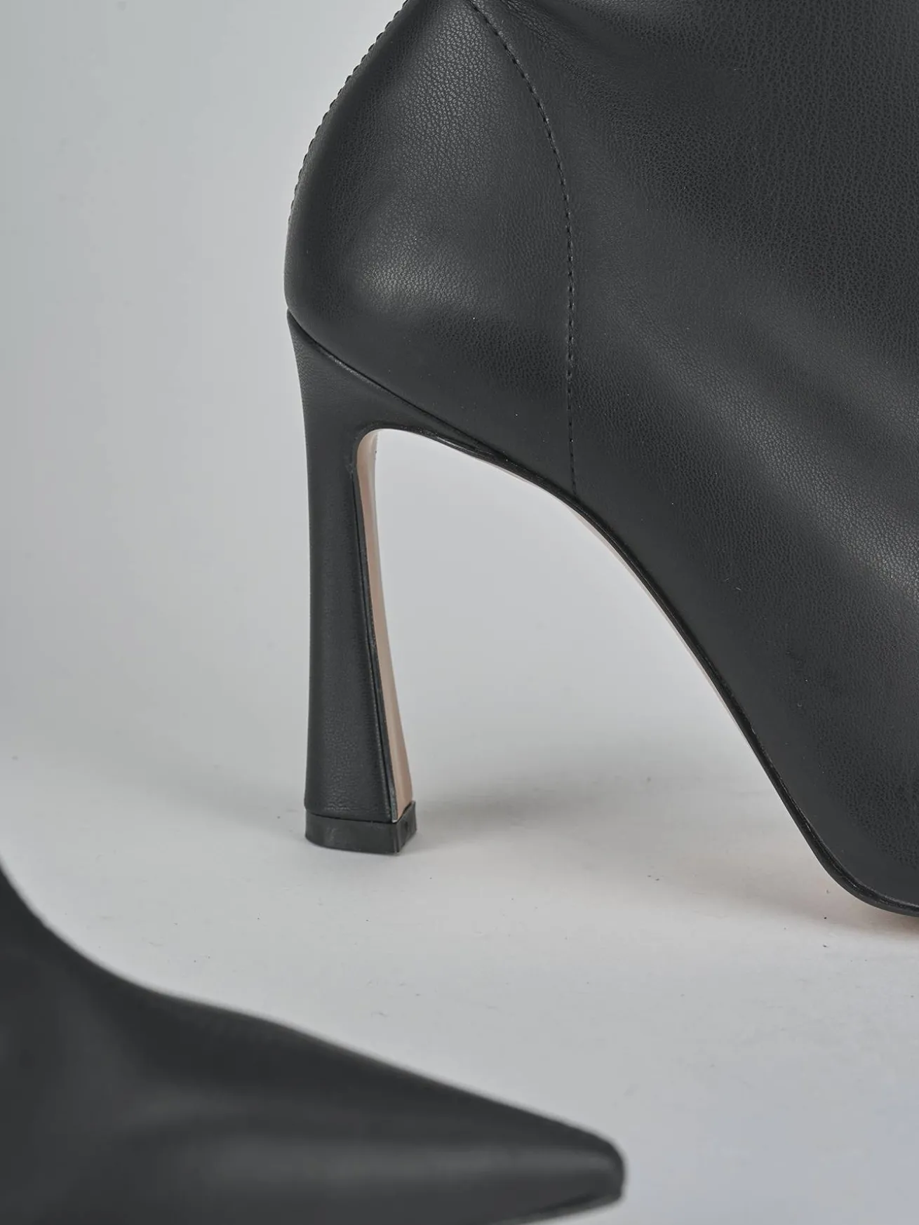 Stivaletti tacco 9cm pelle nero