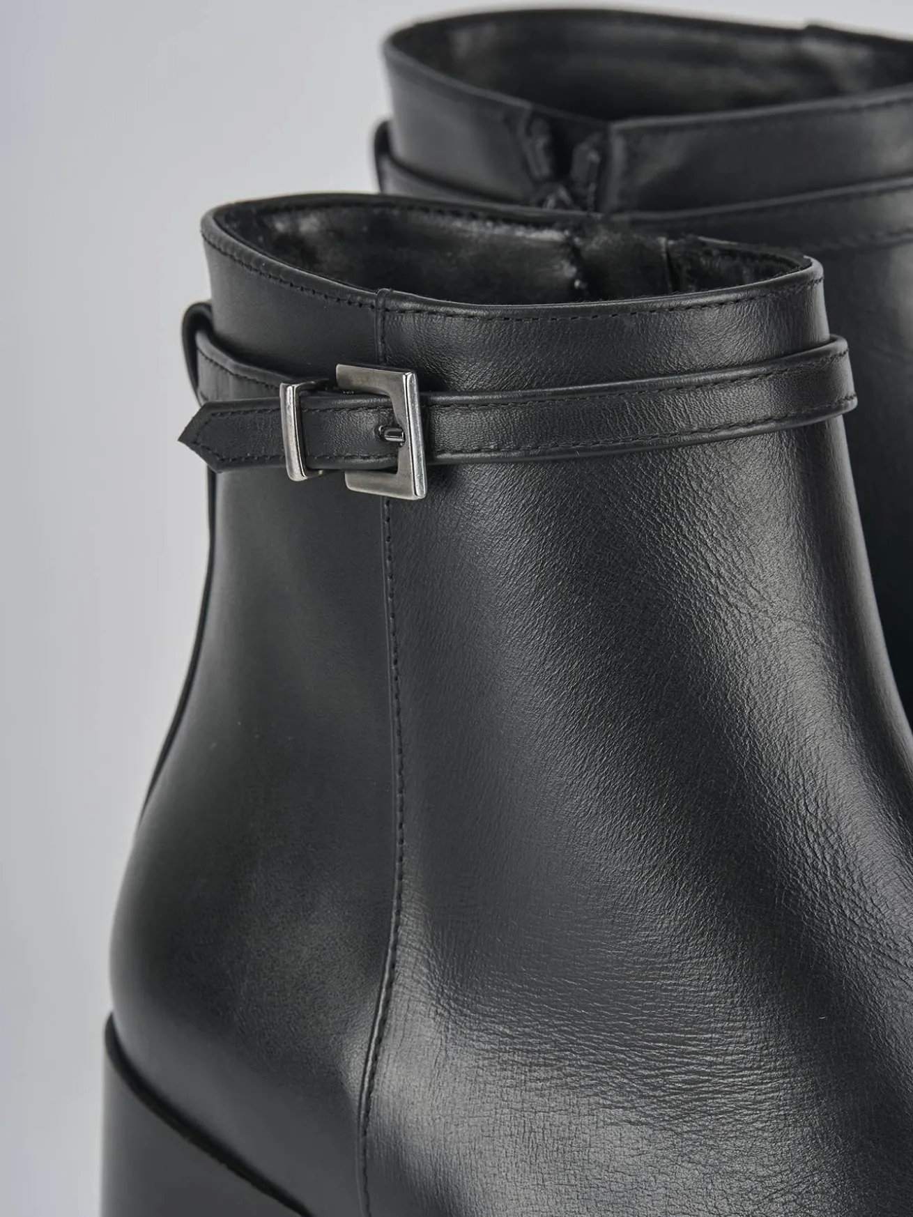 Stivaletti tacco 6cm pelle nero