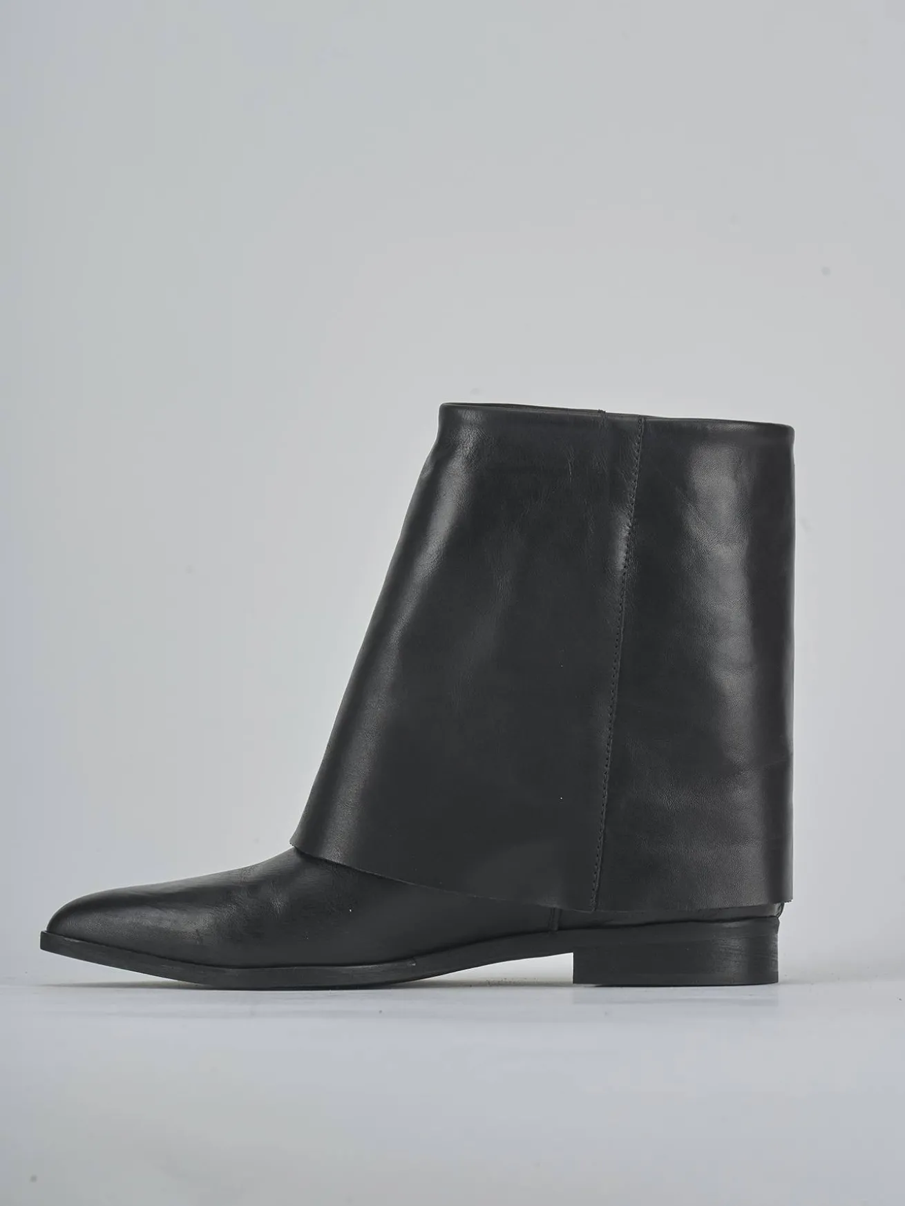 Stivaletti tacco 1cm pelle nero