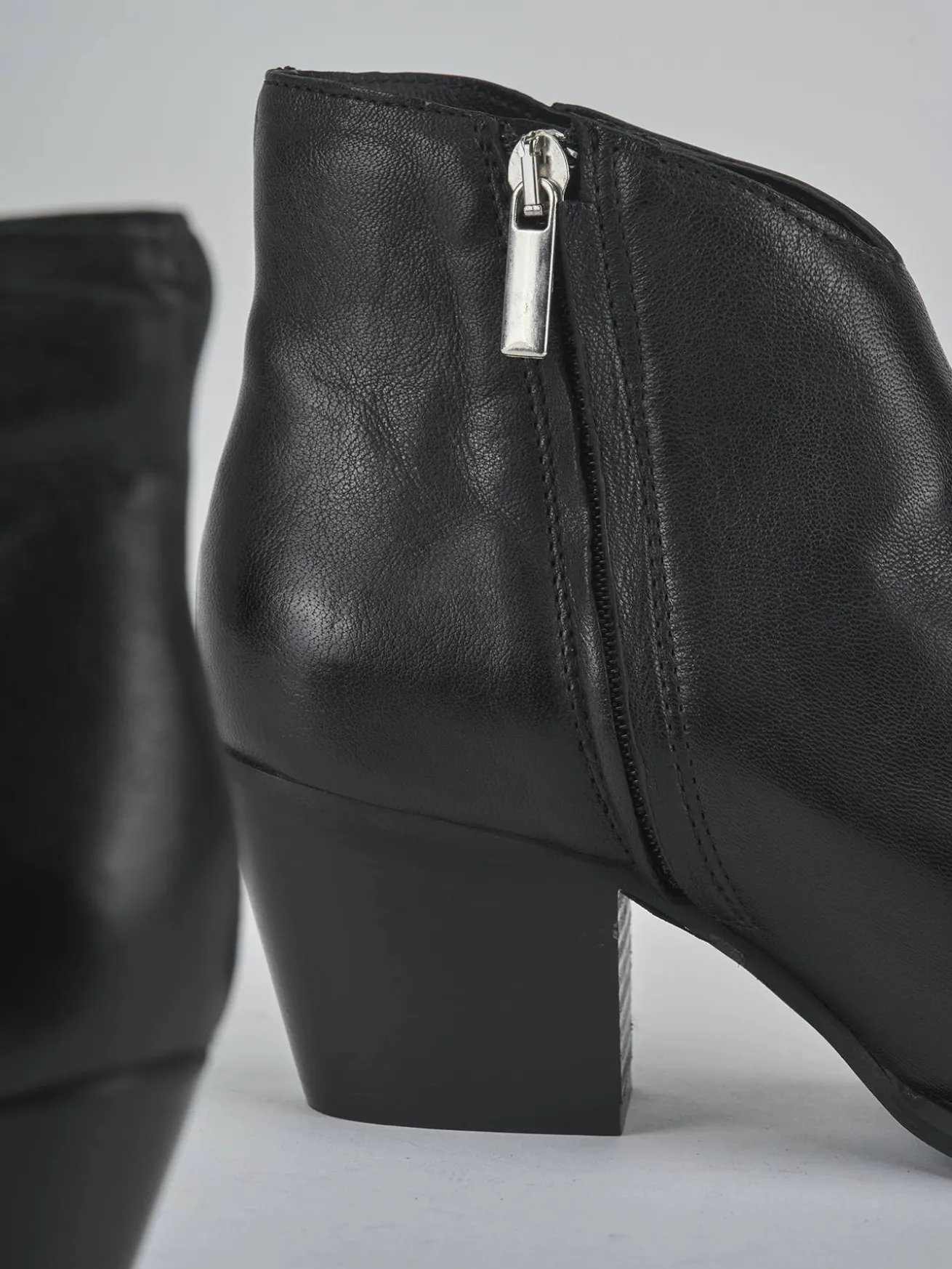 Stivaletti tacco 6cm pelle nero