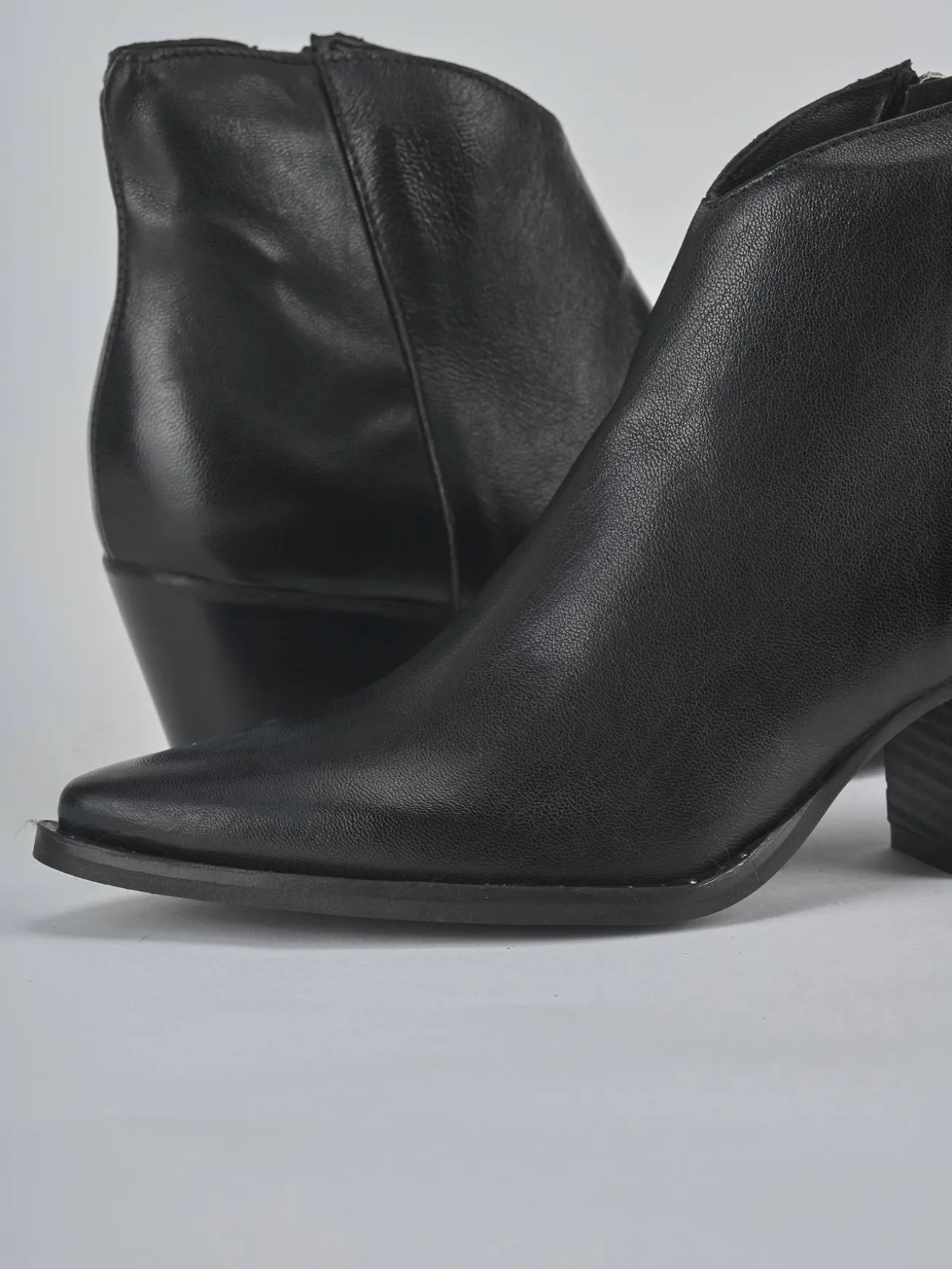 Stivaletti tacco 6cm pelle nero