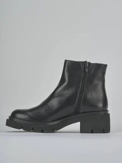 Stivaletti tacco 5cm pelle nero