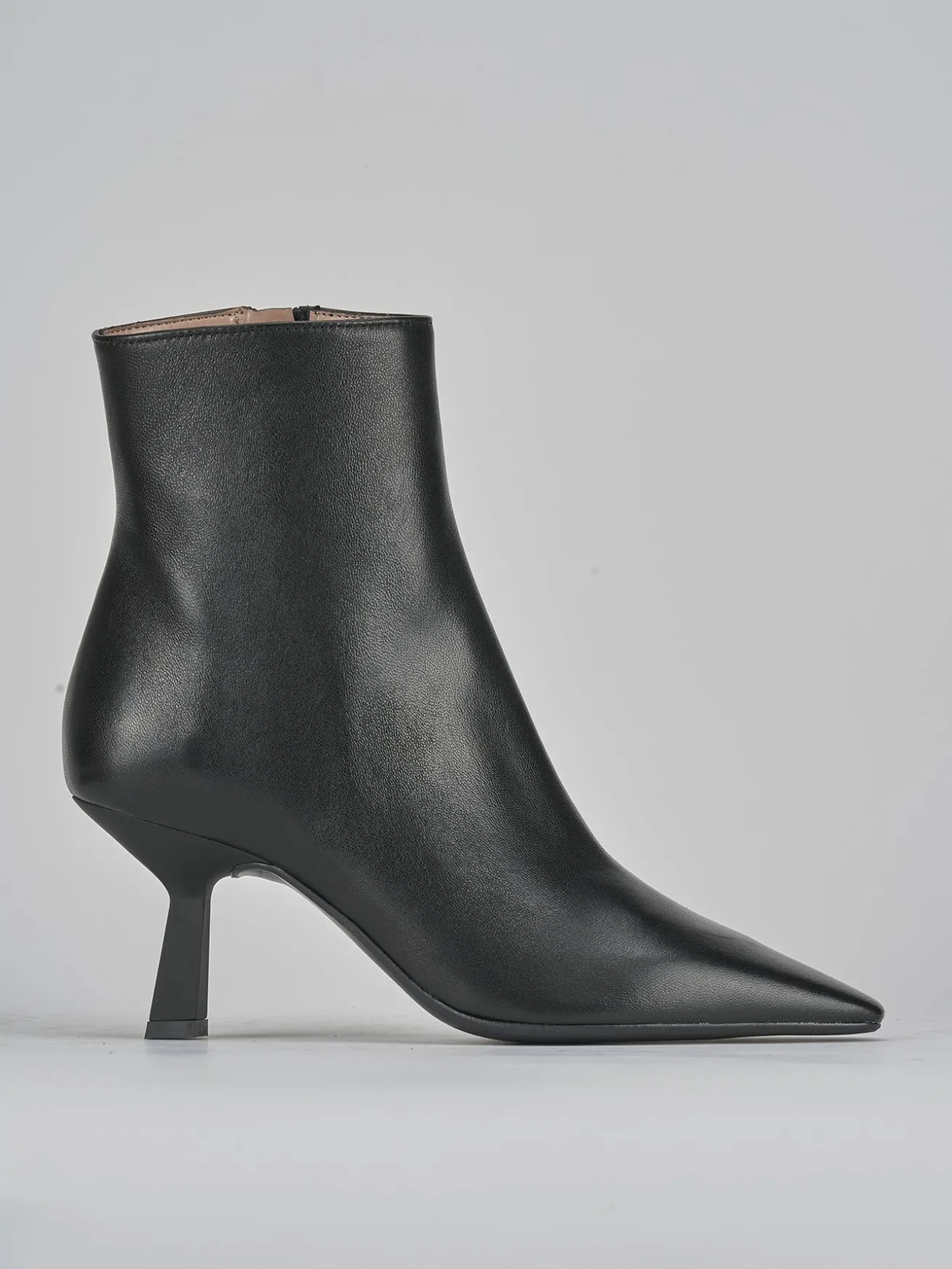 Stivaletti tacco 8cm pelle nero