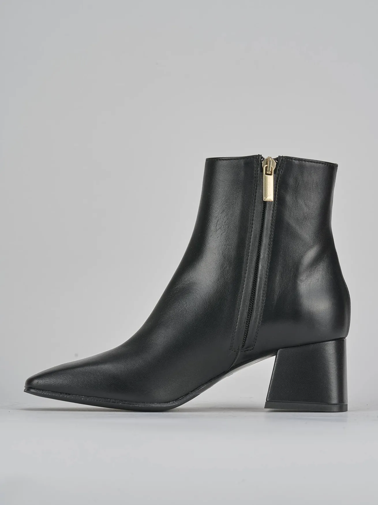 Stivaletti tacco 6cm pelle nero