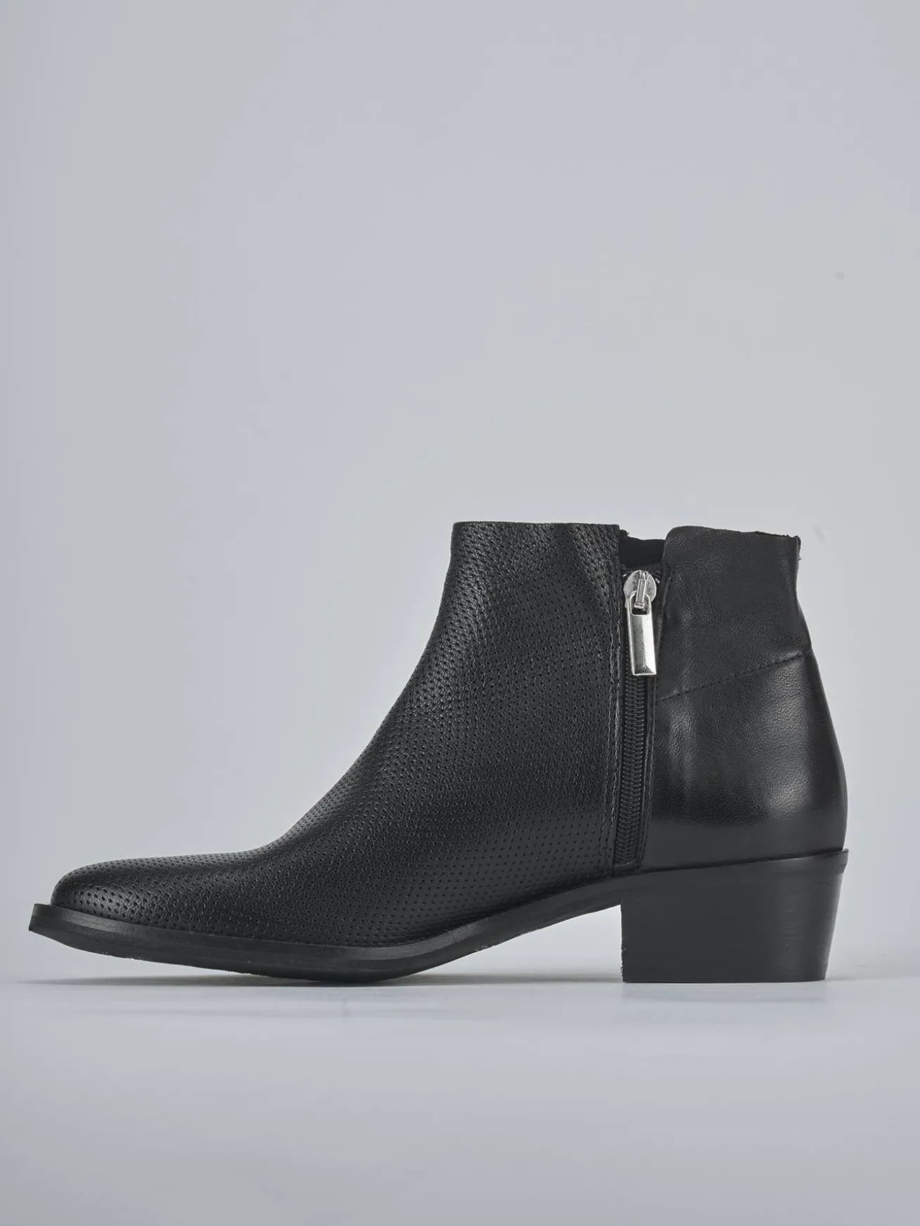 Stivaletti tacco 4cm pelle nero